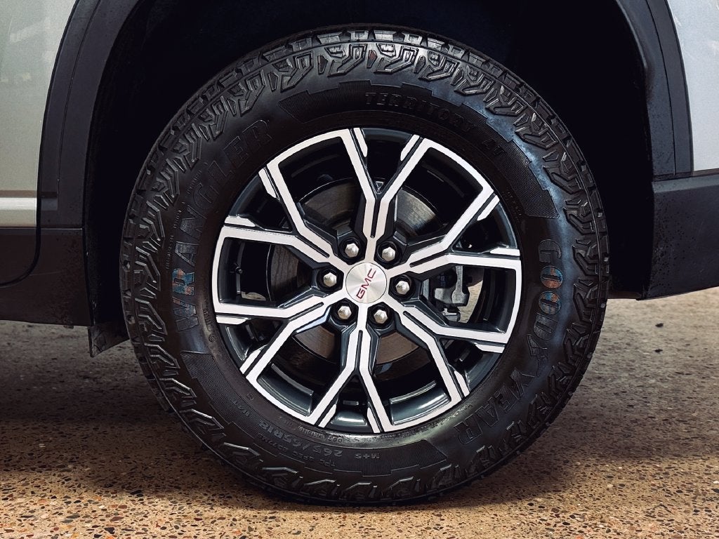 2024 GMC Acadia AT4