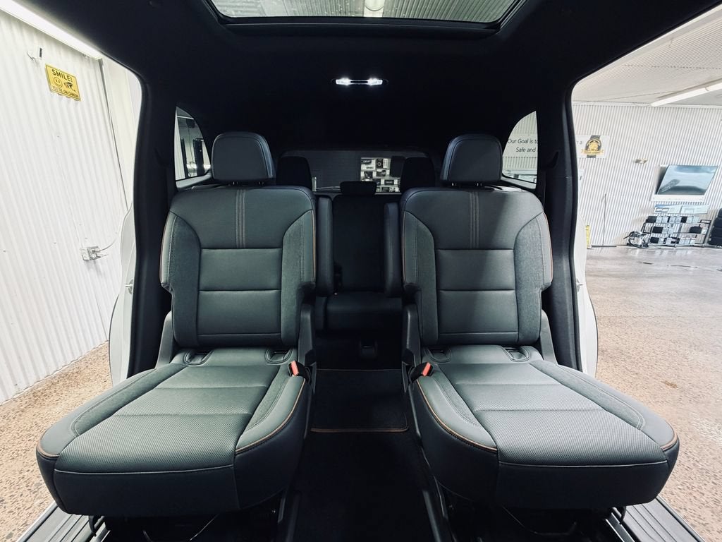 2025 GMC Acadia AT4
