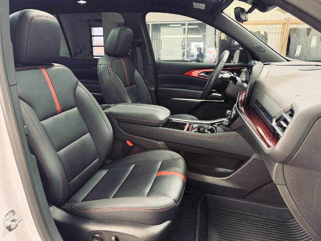 2025 Chevrolet Traverse RS