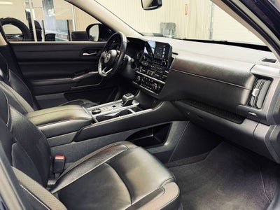 2022 Nissan Pathfinder SL 4WD