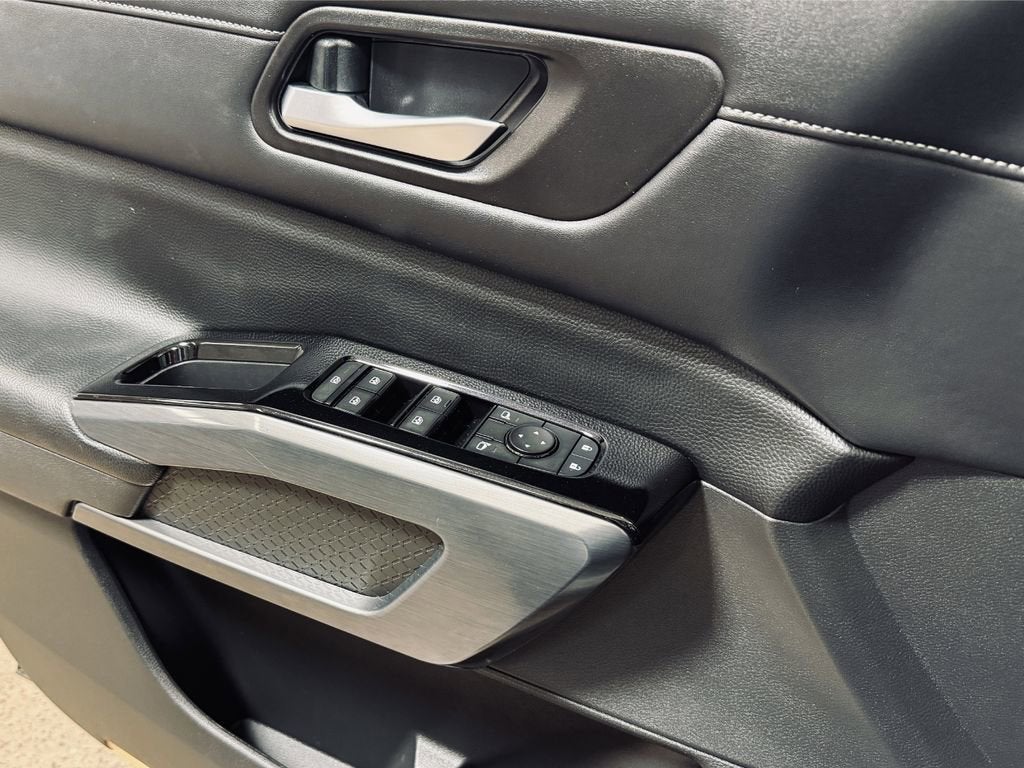 2022 Nissan Pathfinder SL 4WD