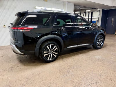 2024 Nissan Pathfinder Platinum 4WD