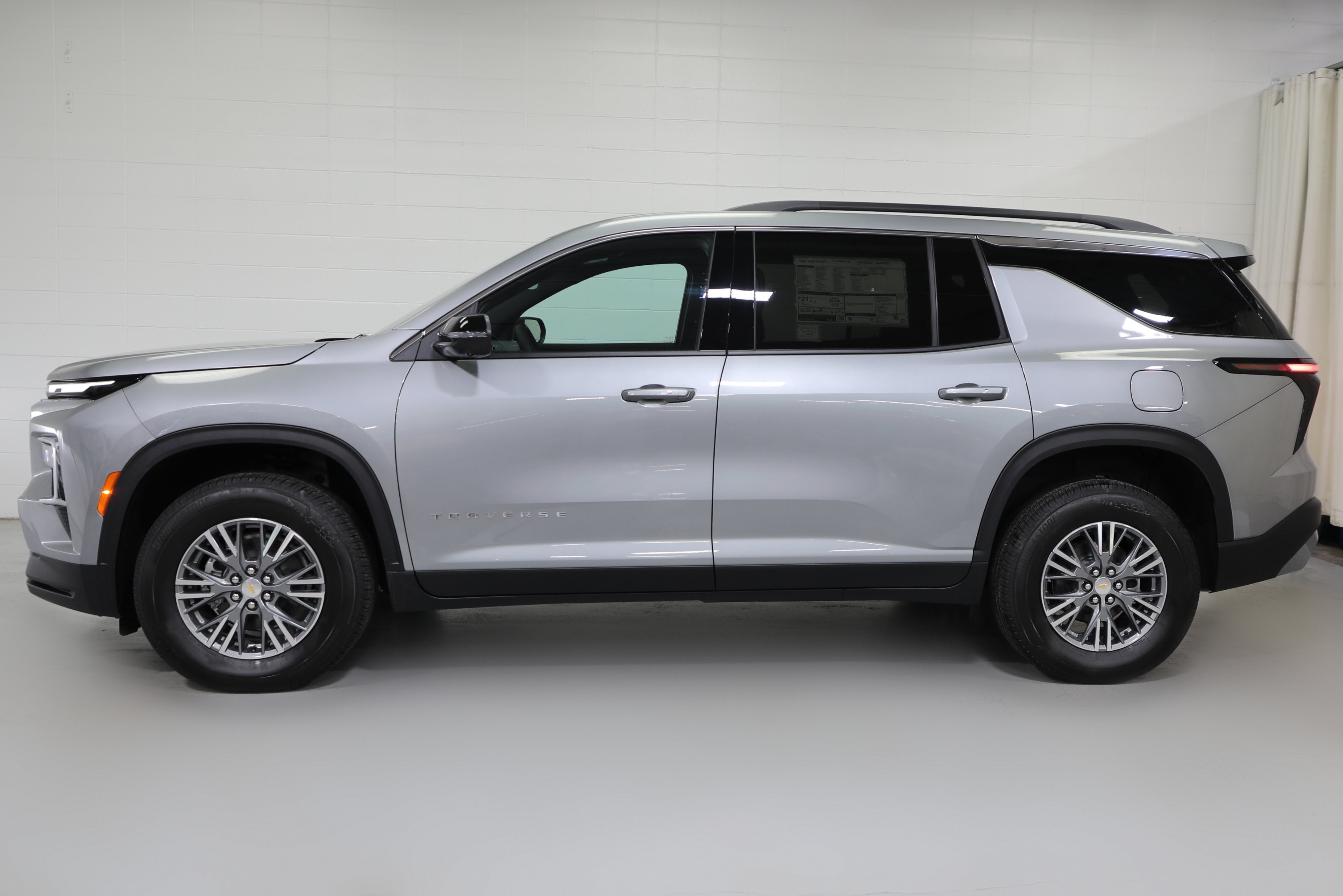 2027 Chevrolet Traverse LT - Photo 14