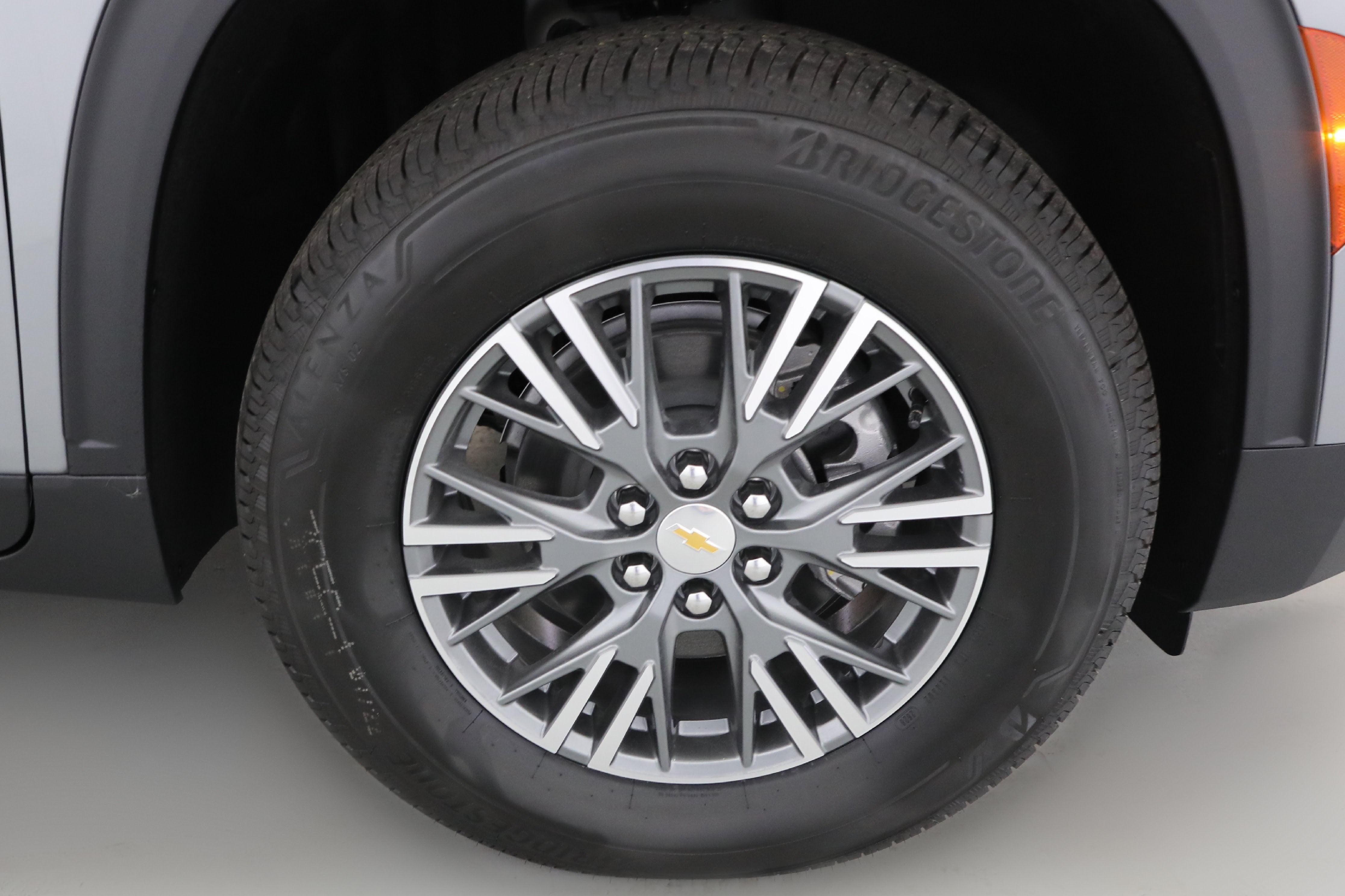 2027 Chevrolet Traverse LT - Photo 22