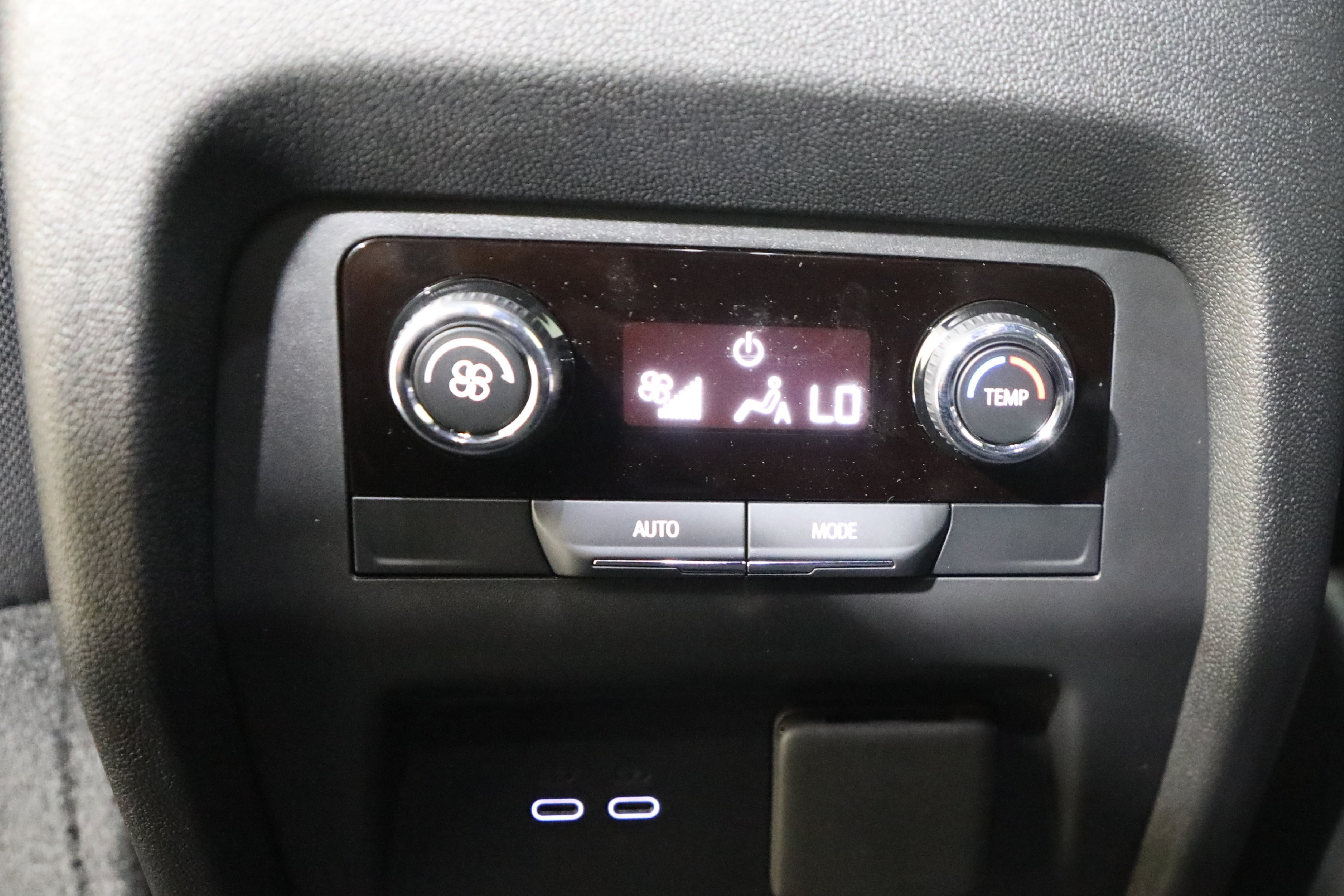 2027 Chevrolet Traverse LT - Photo 7