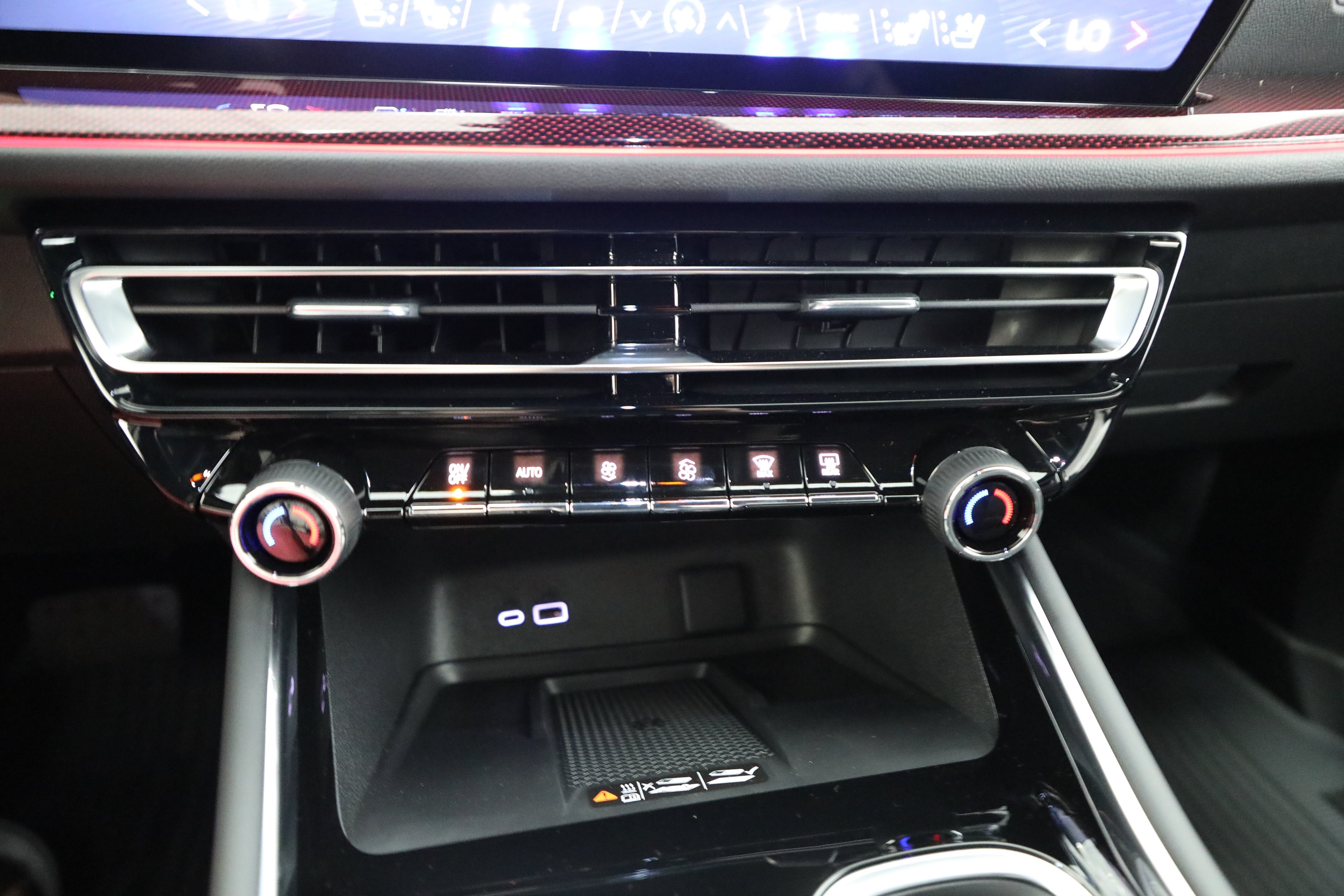 2027 Chevrolet Traverse RS - Photo 6
