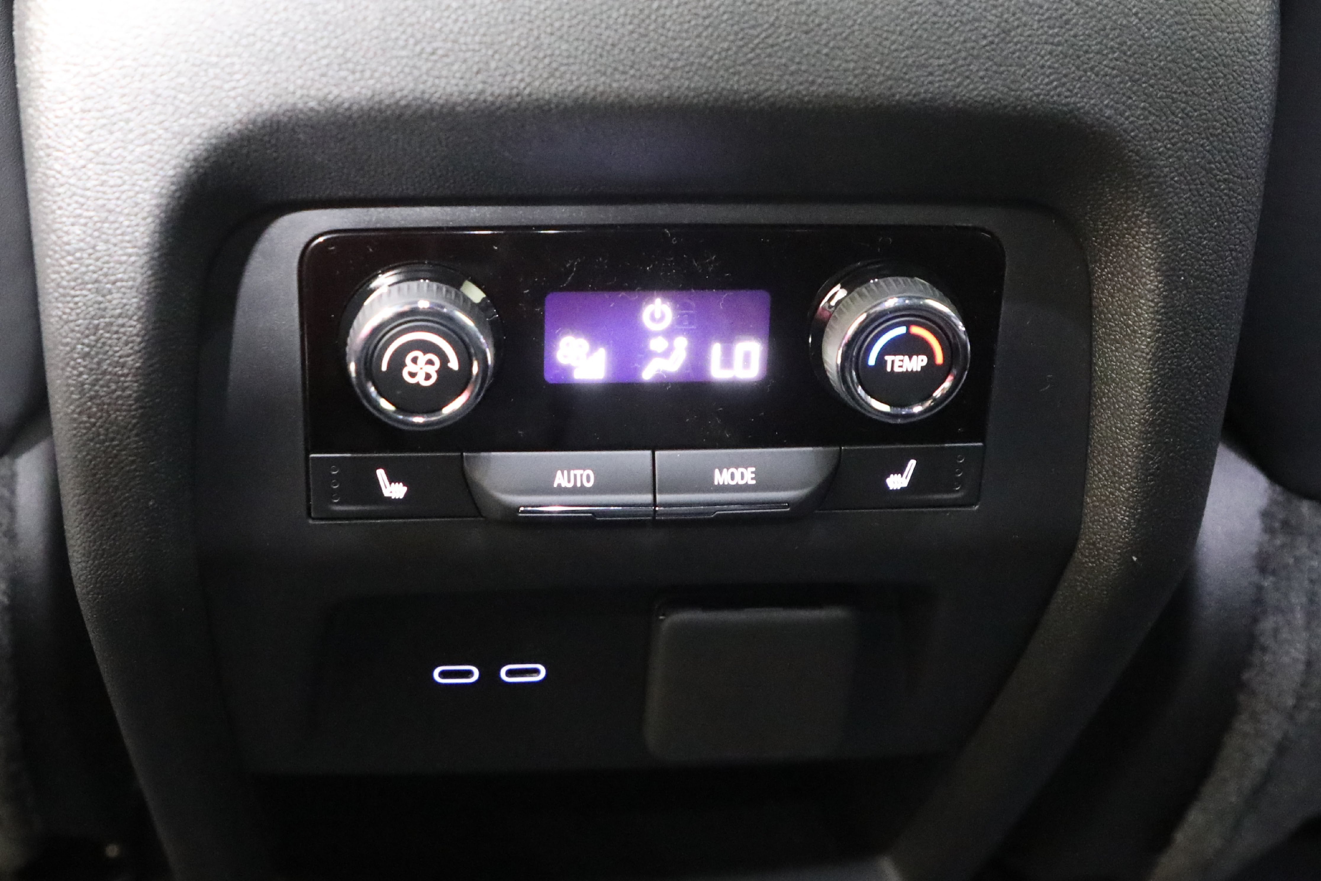 2027 Chevrolet Traverse RS - Photo 7