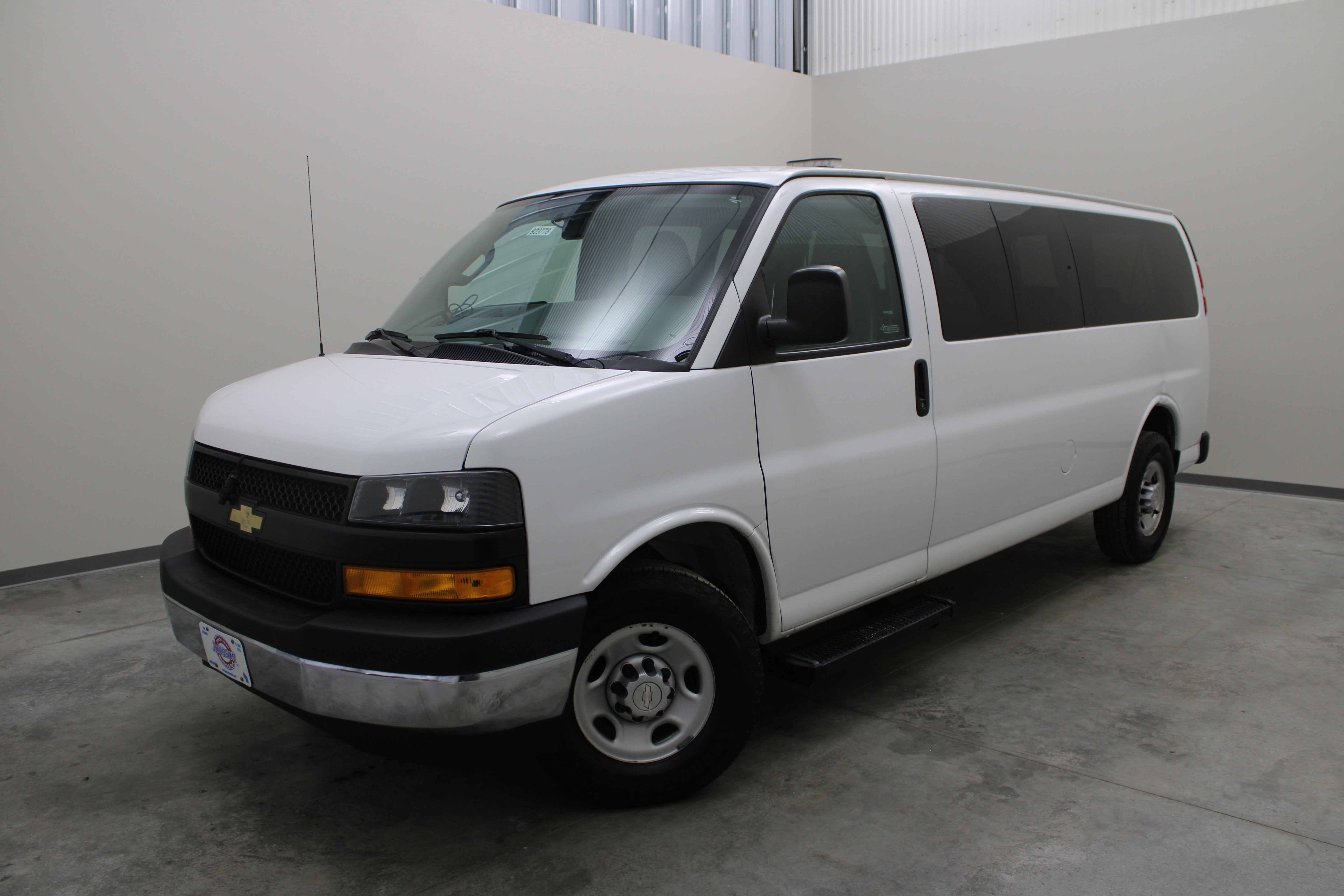 2019 Chevrolet Express Passenger 3500 LS