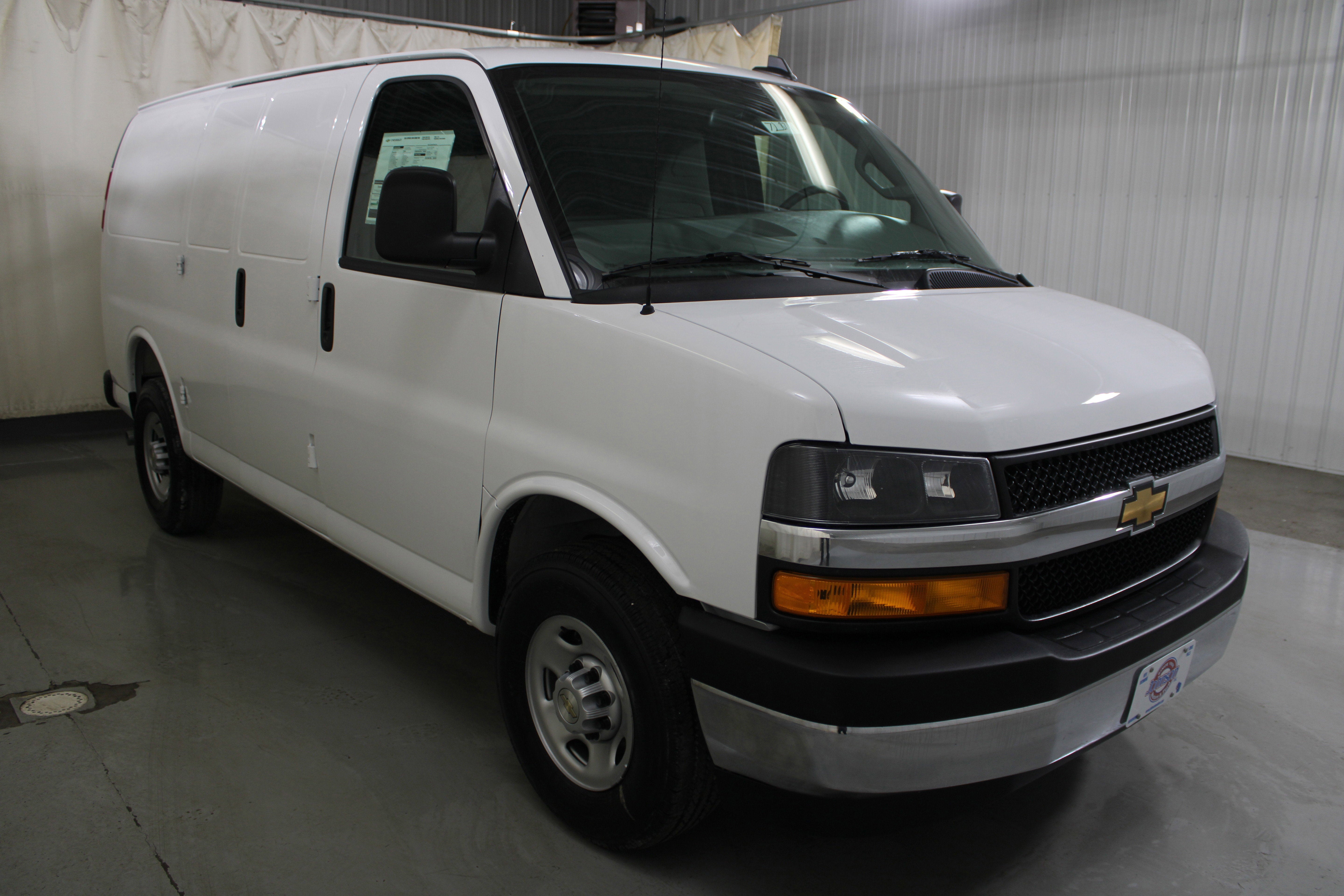 2025 Chevrolet Express Cargo 2500 WT