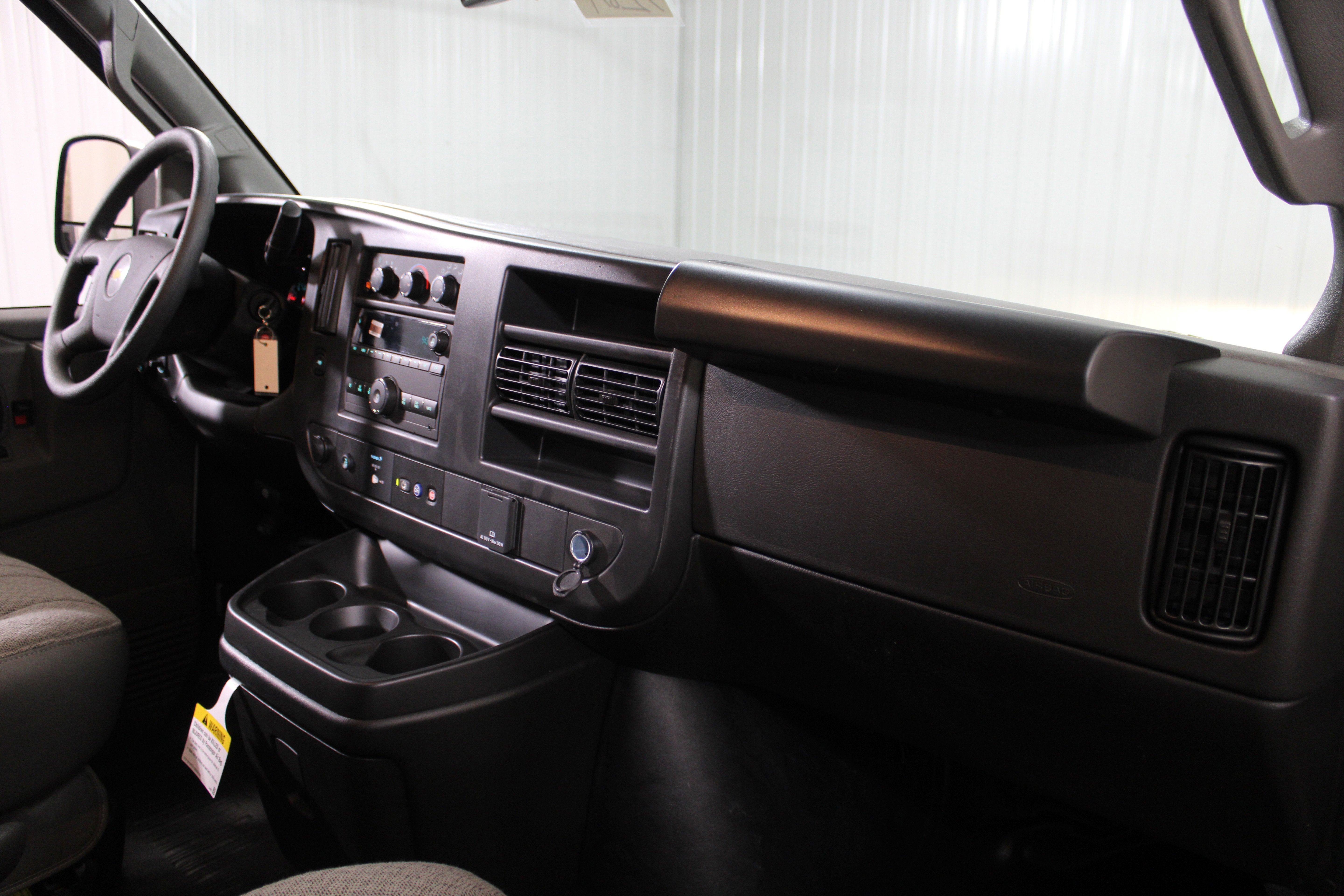 2025 Chevrolet Express Cargo 2500 WT