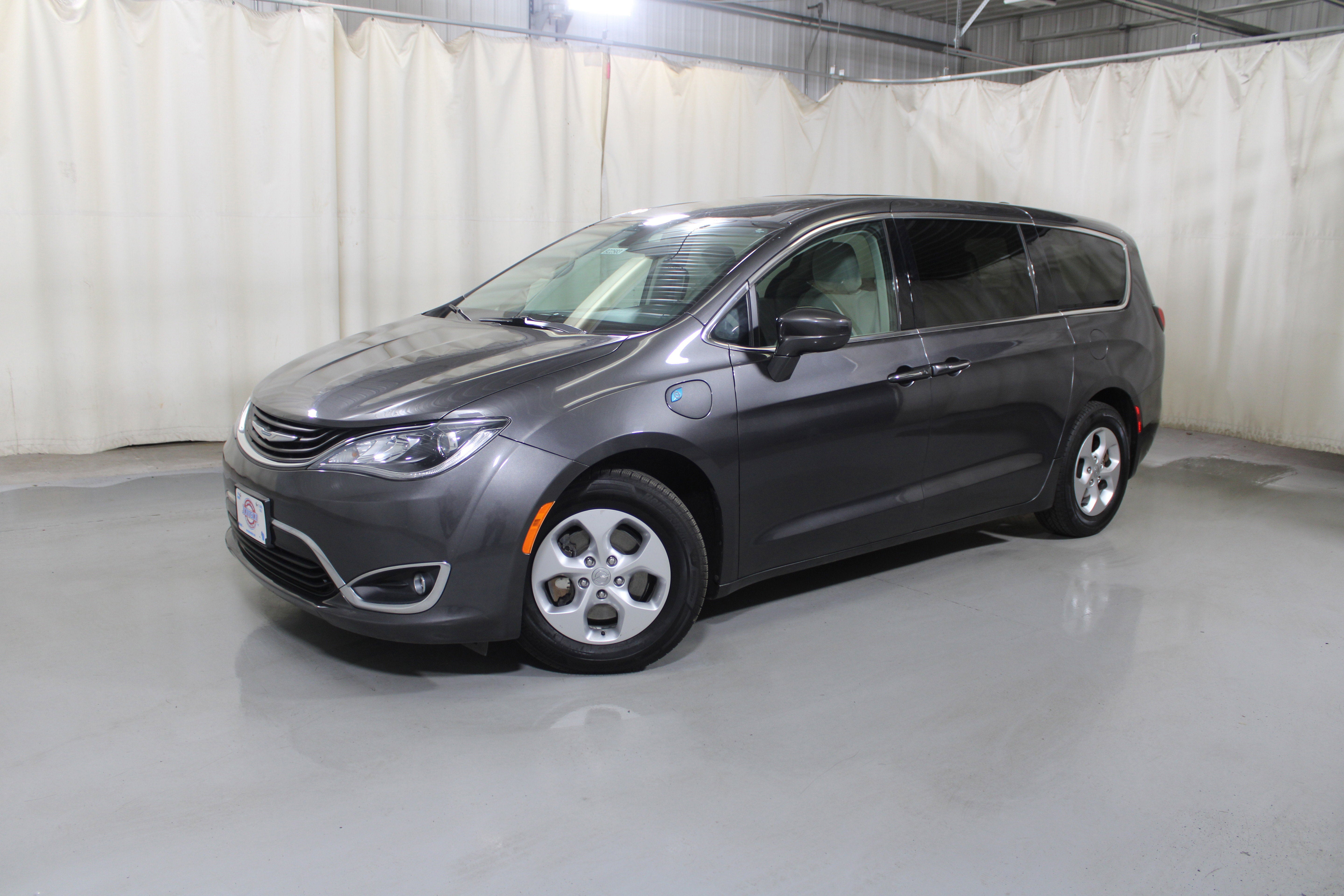 2018 Chrysler Pacifica Hybrid Touring Plus