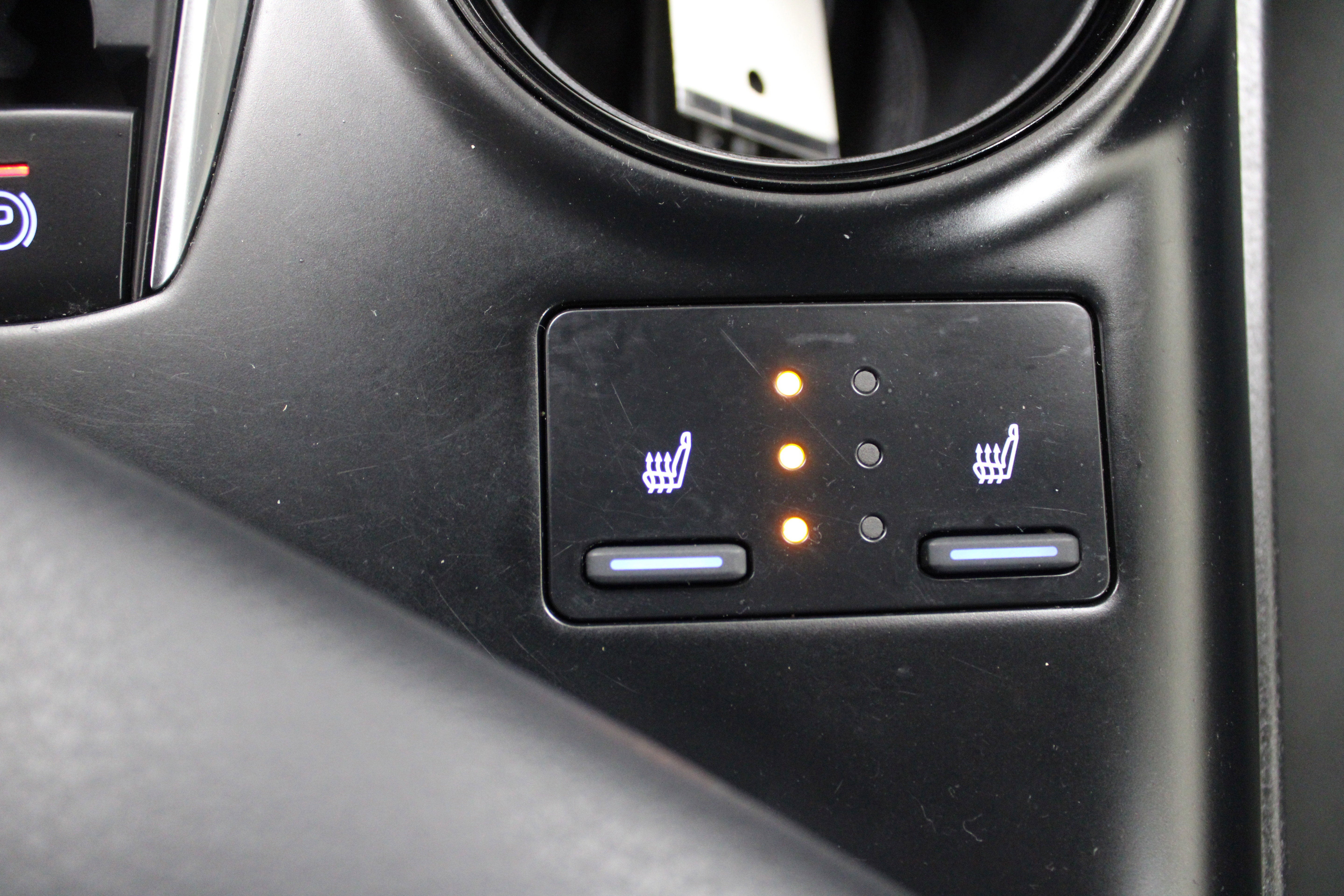 2019 Toyota Camry Hybrid LE