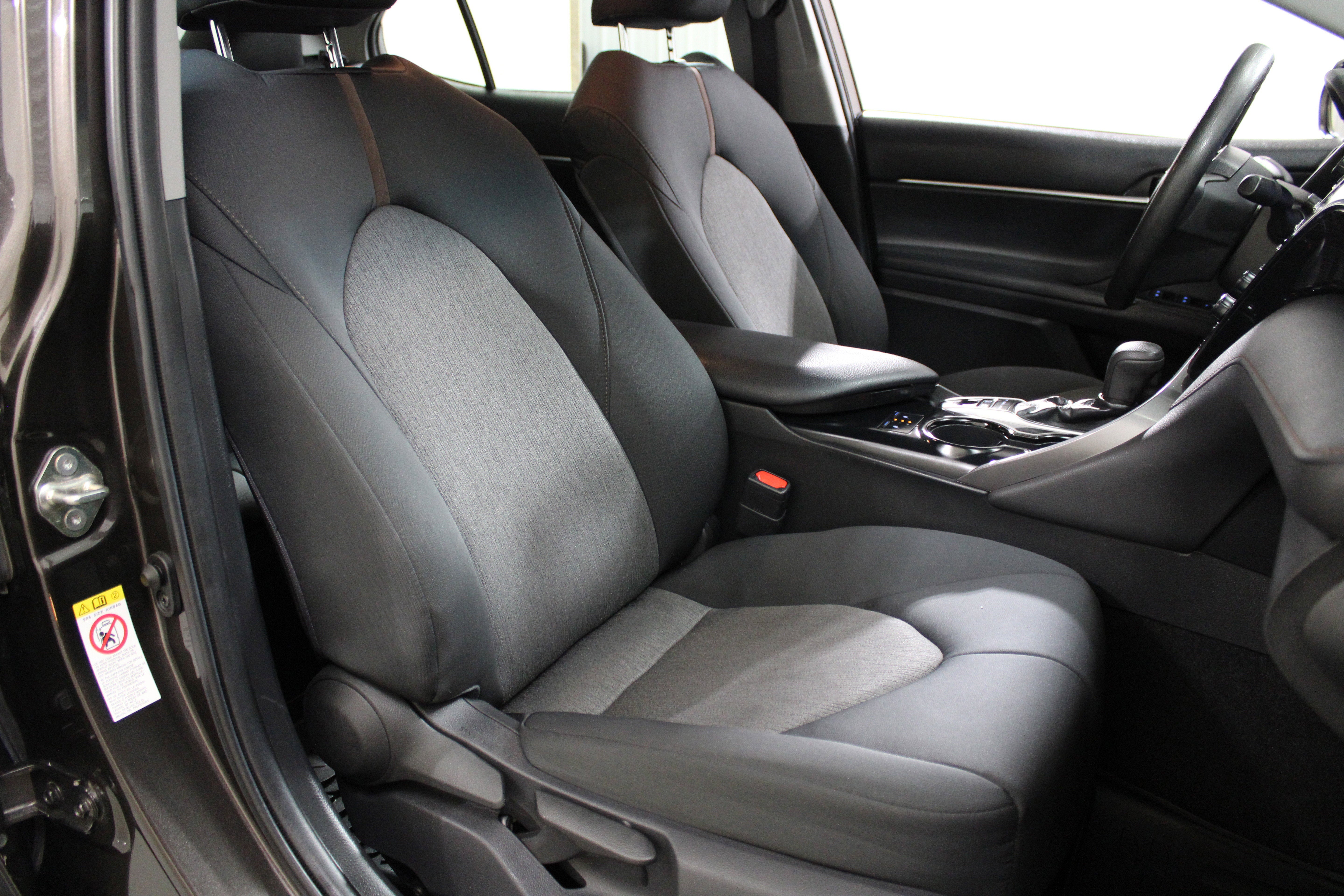 2019 Toyota Camry Hybrid LE