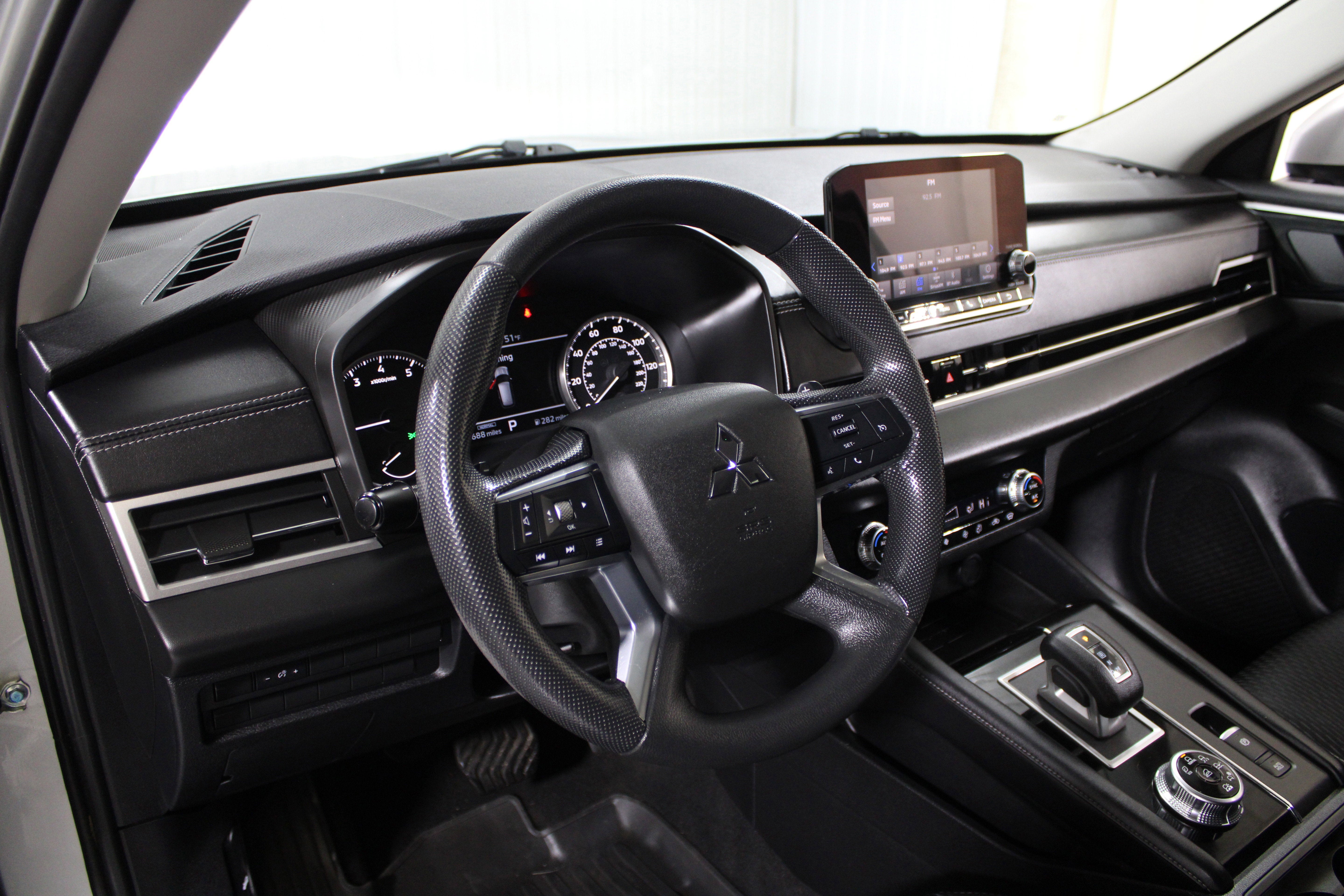 2022 Mitsubishi Outlander ES