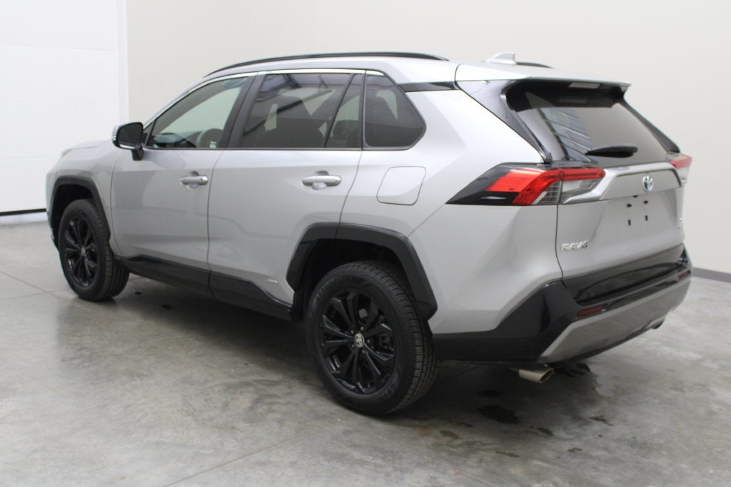 2022 Toyota RAV4 Hybrid SE
