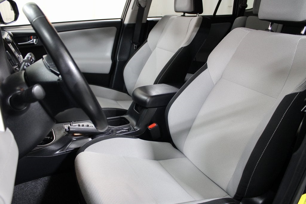 2017 Toyota RAV4 Hybrid XLE