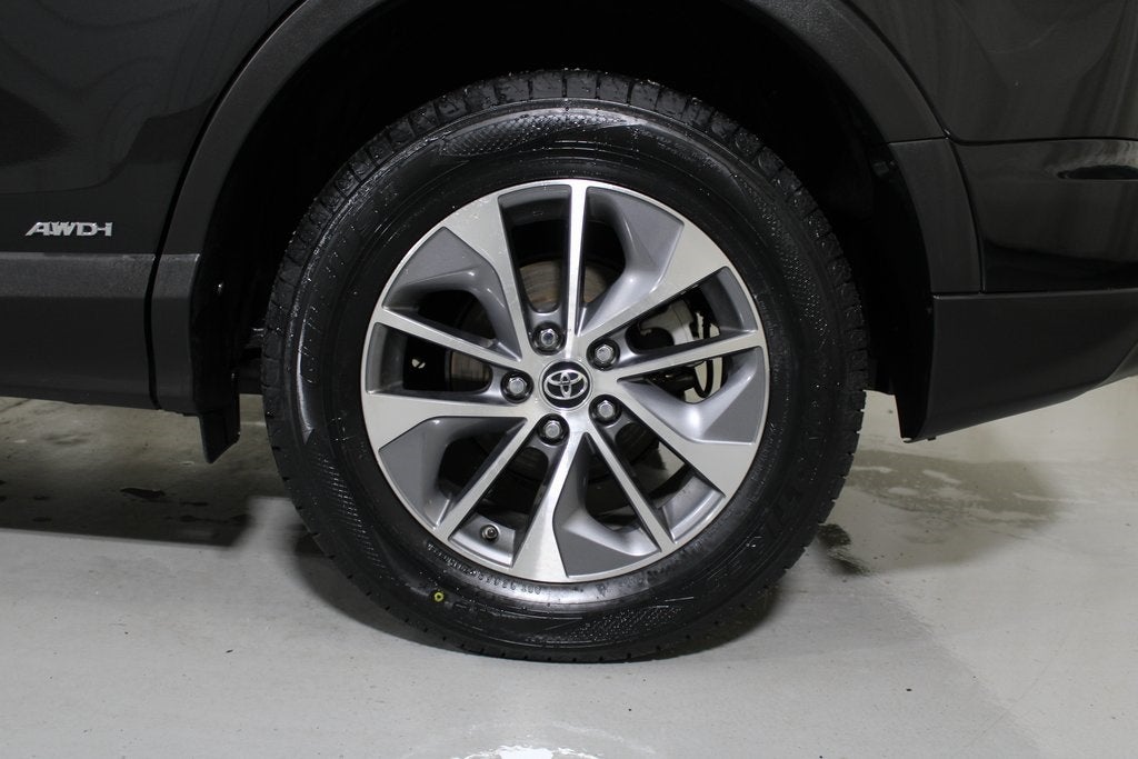 2017 Toyota RAV4 Hybrid XLE