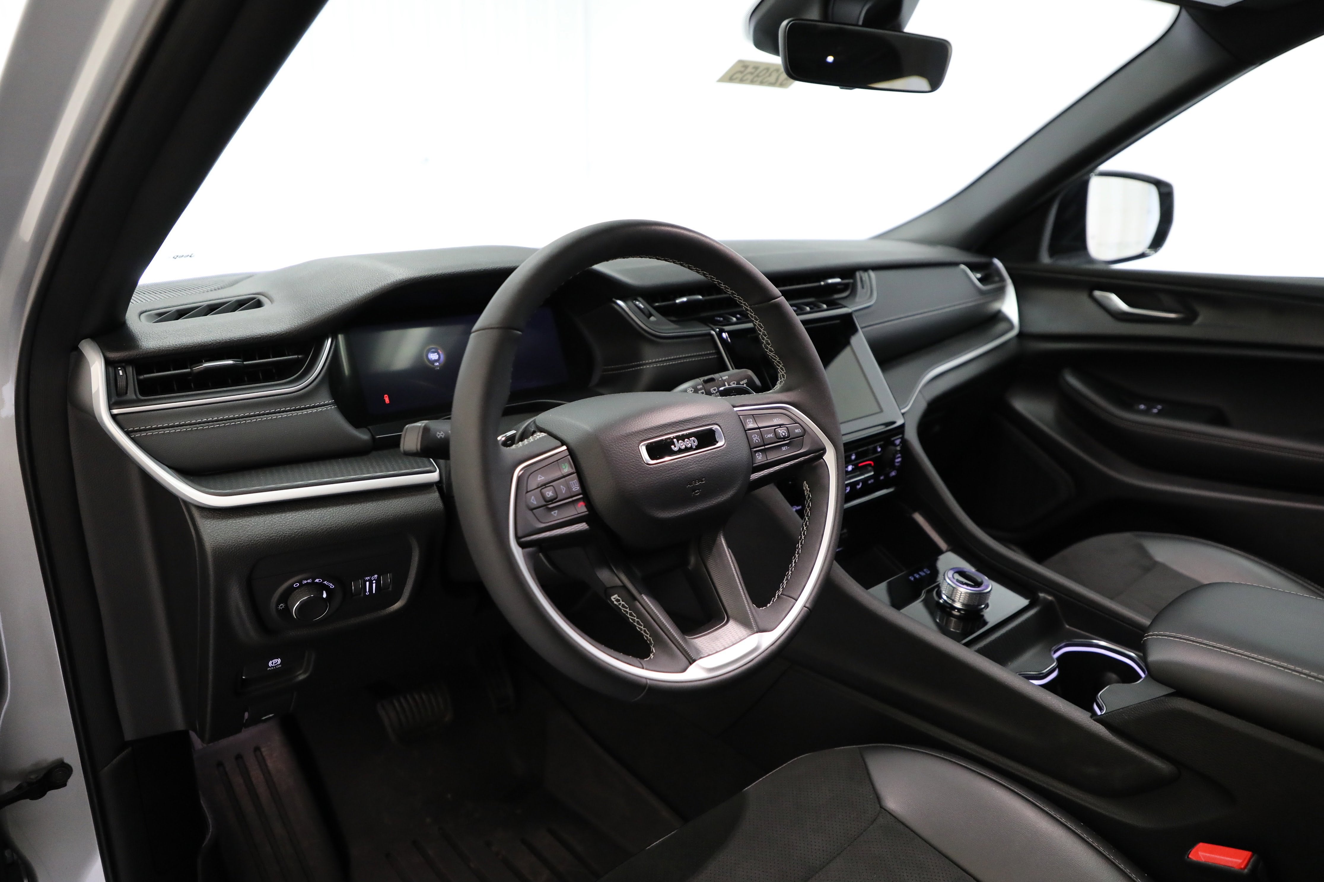 2025 Jeep Grand Cherokee L Altitude X 4x4