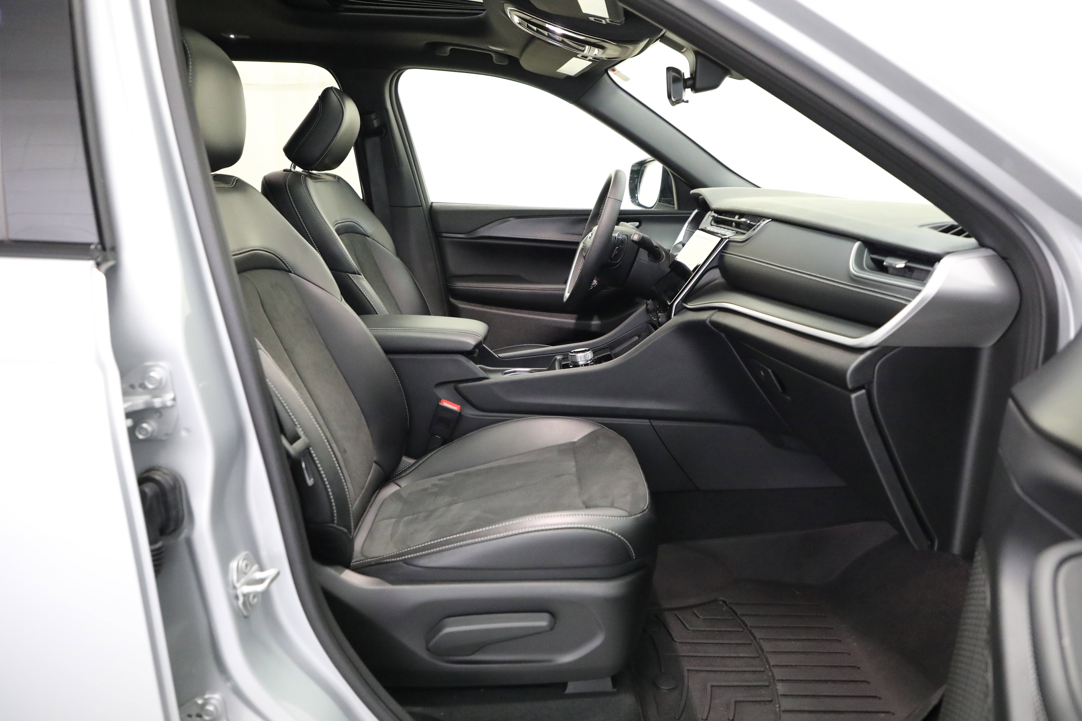 2025 Jeep Grand Cherokee L Altitude X 4x4