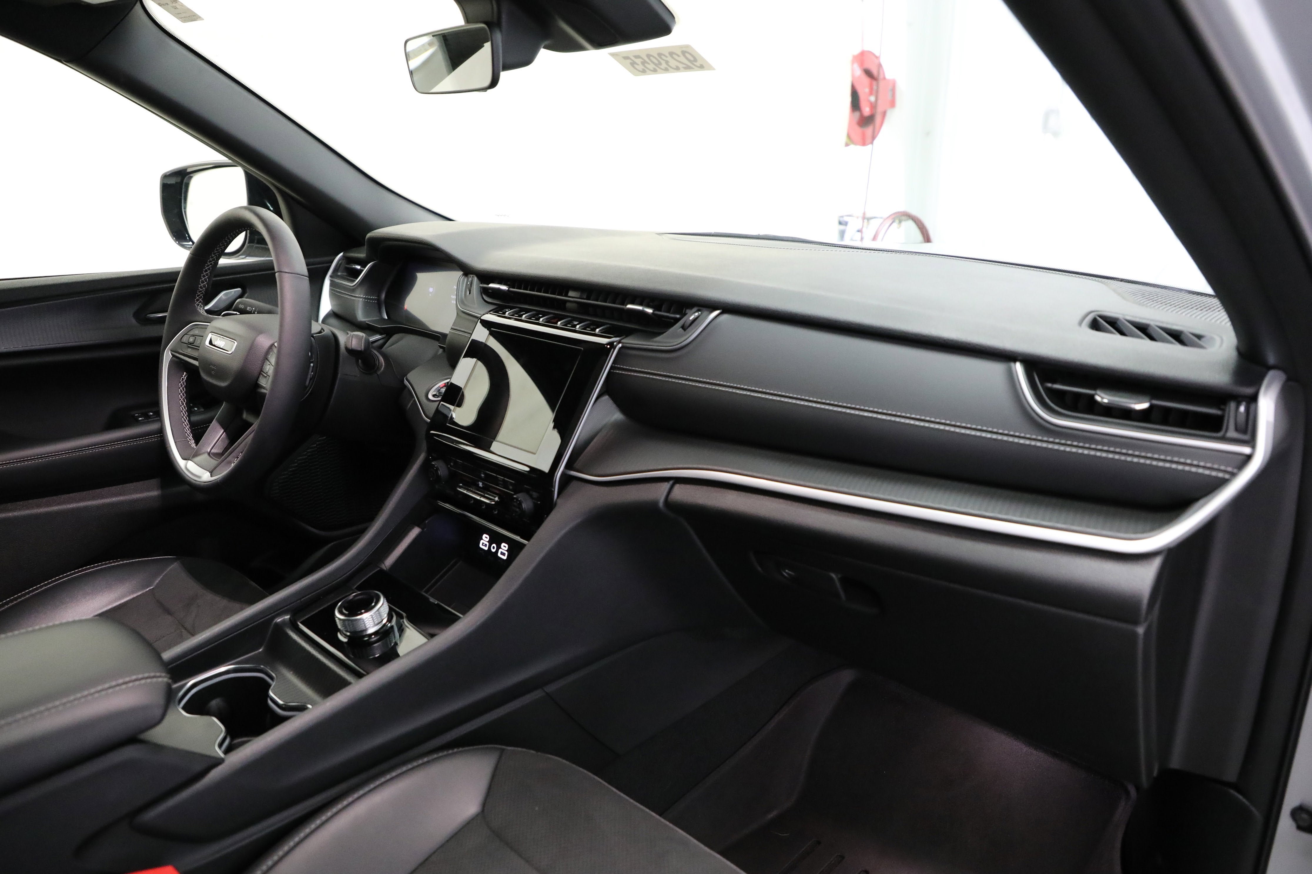 2025 Jeep Grand Cherokee L Altitude X 4x4