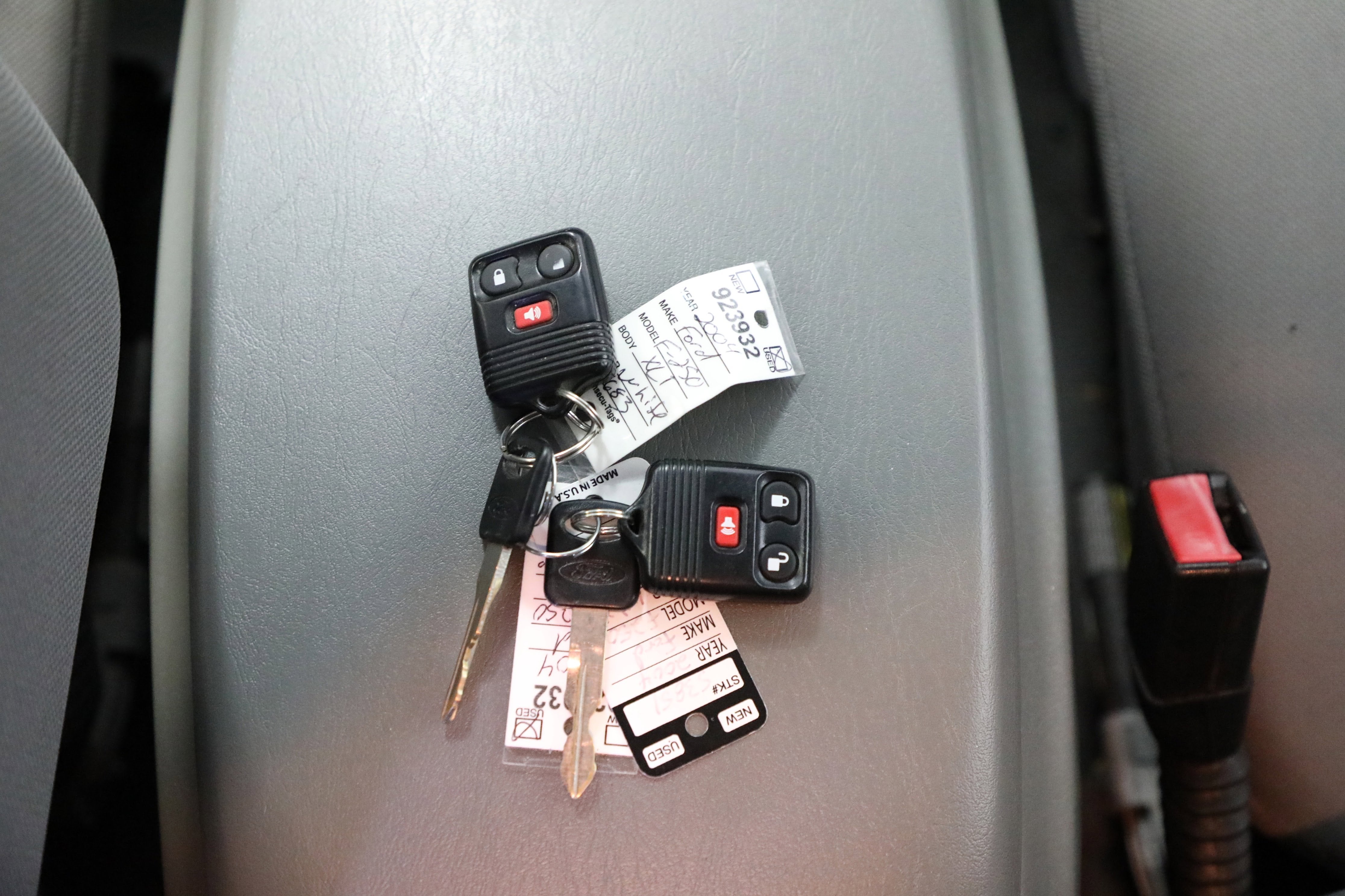 2004 Ford Super Duty F-250 XL