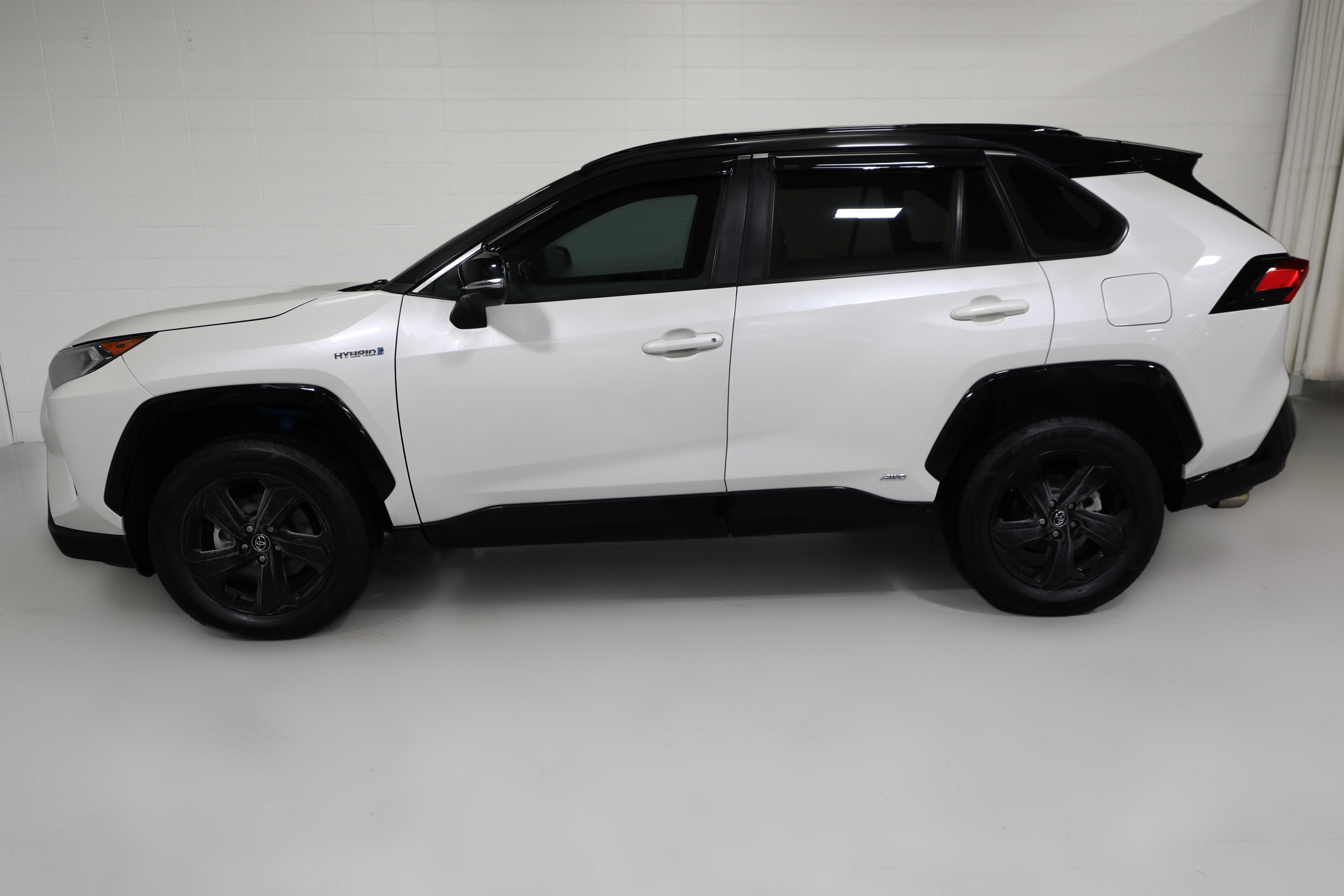 2020 Toyota RAV4 Hybrid XSE