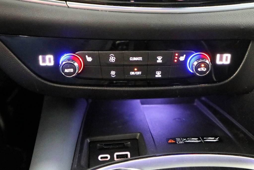 2022 Buick Enclave Essence