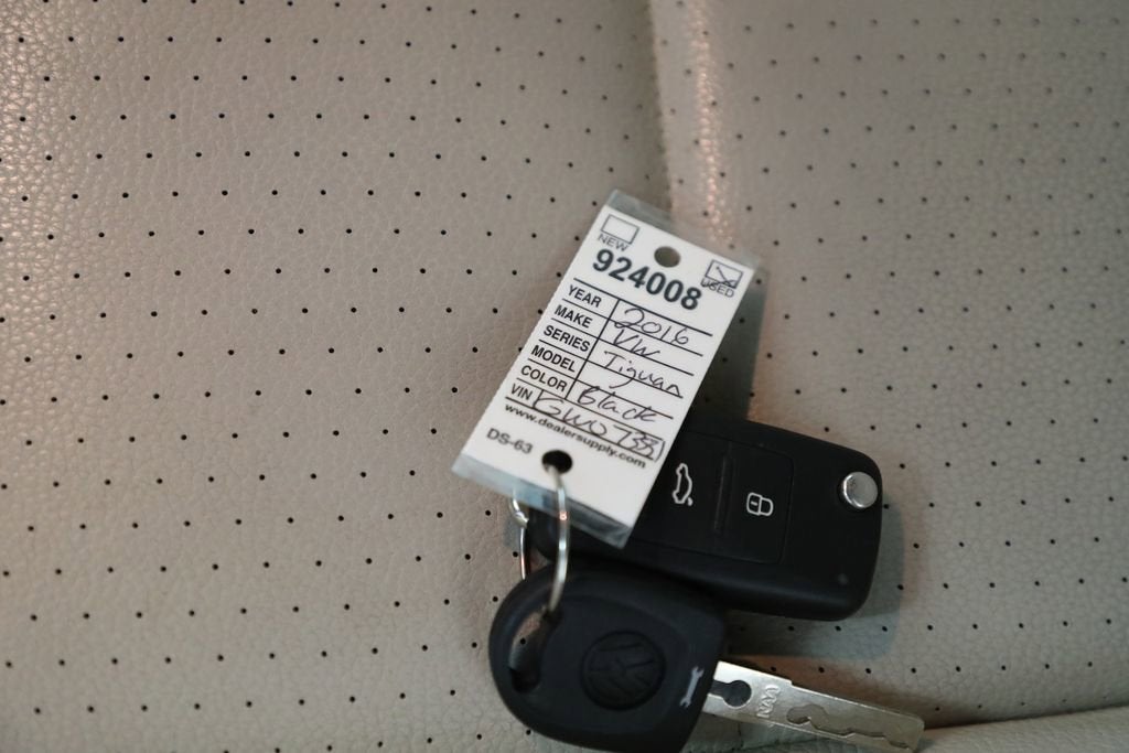 2016 Volkswagen Tiguan R-Line