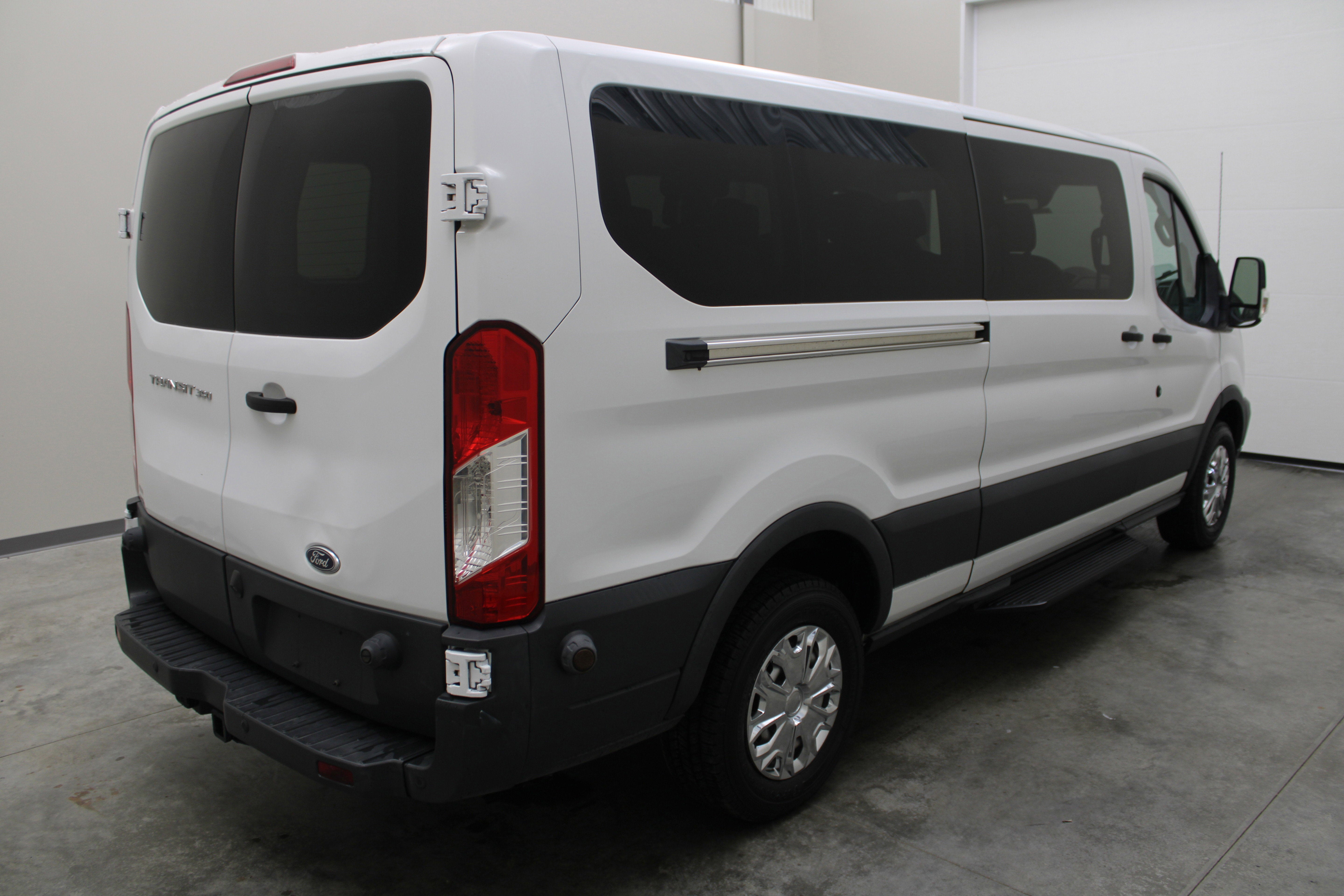 2017 Ford Transit Wagon XL