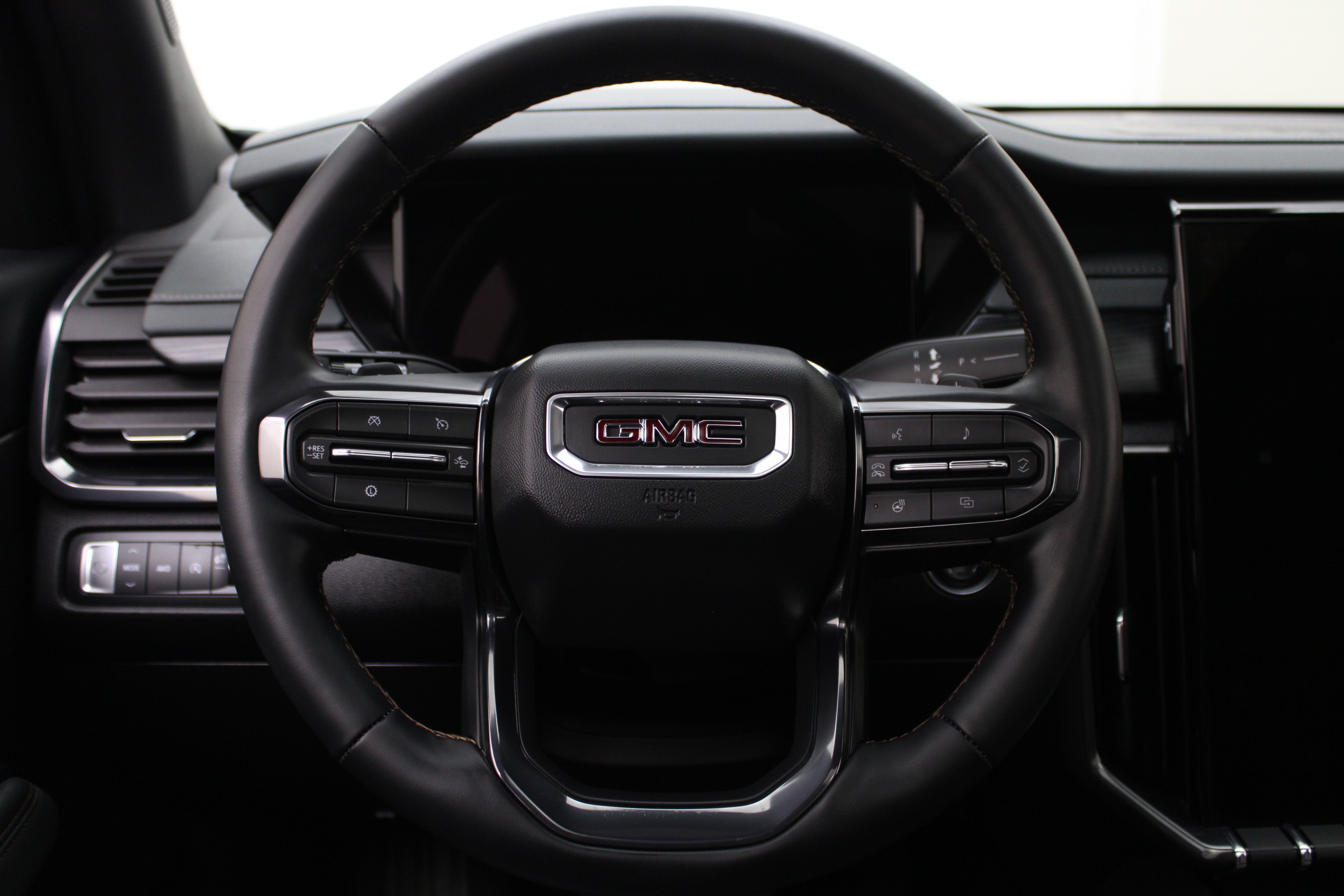 2025 GMC Acadia AWD AT4