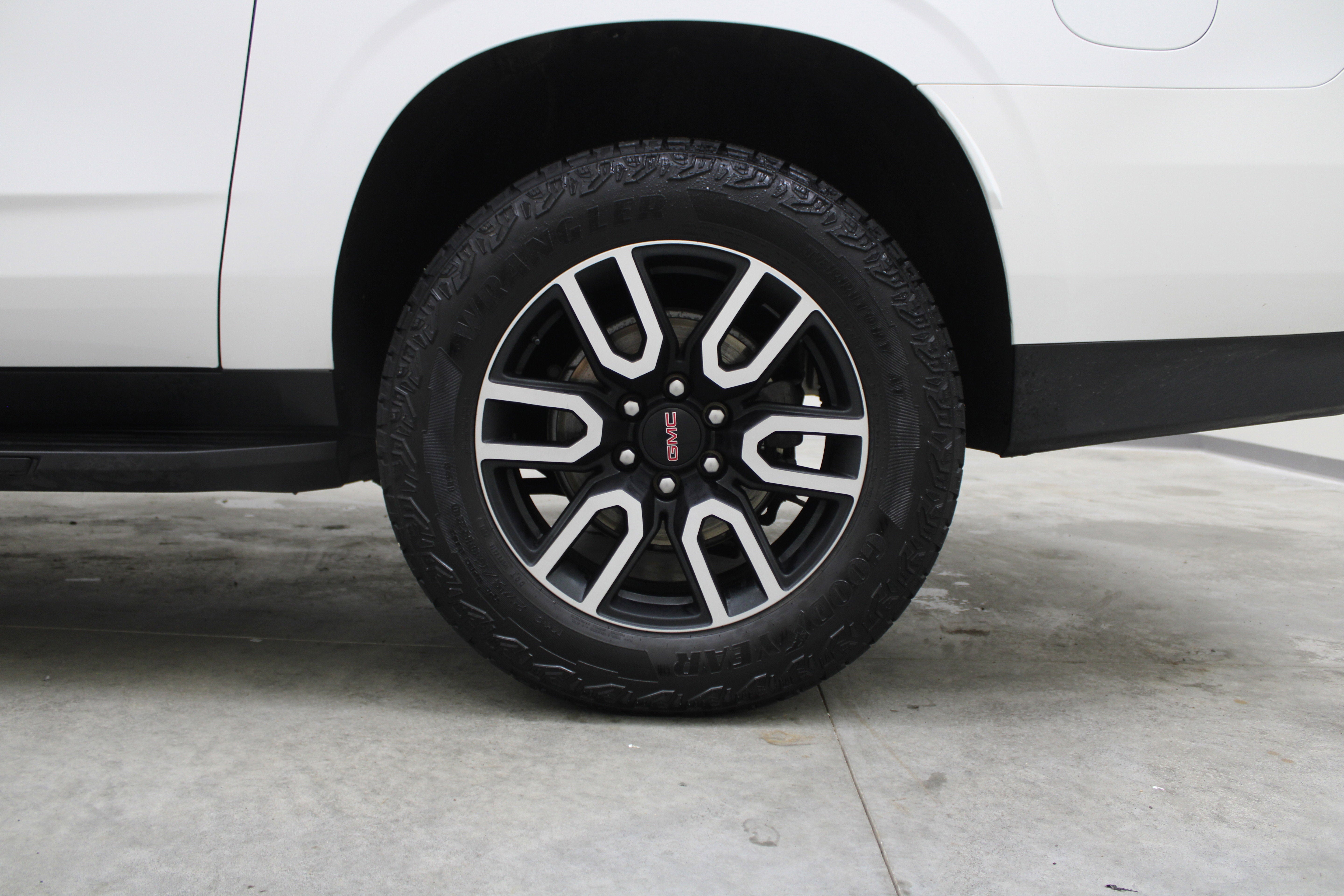 2023 GMC Yukon XL AT4