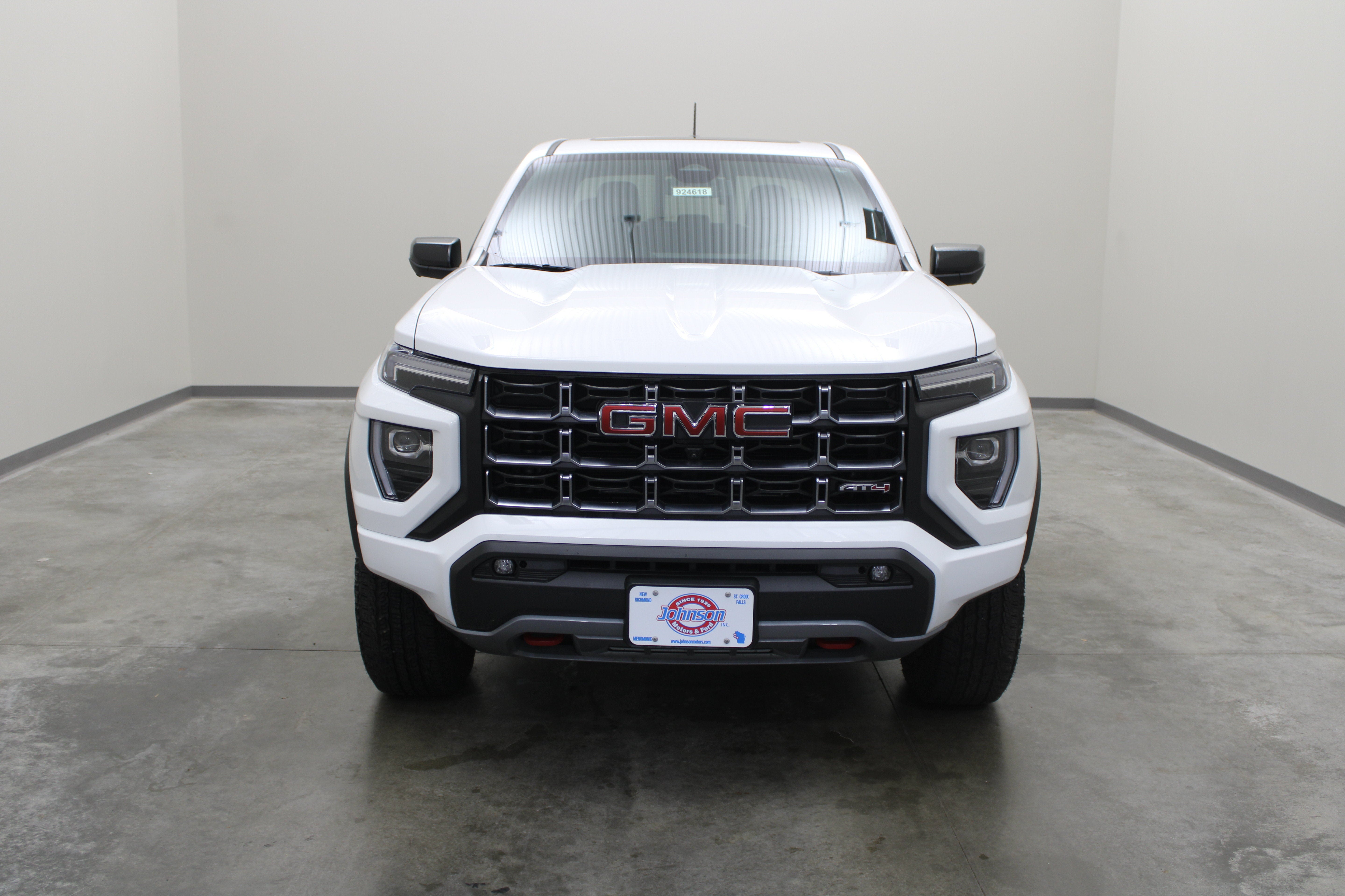 2025 GMC Canyon 4WD AT4