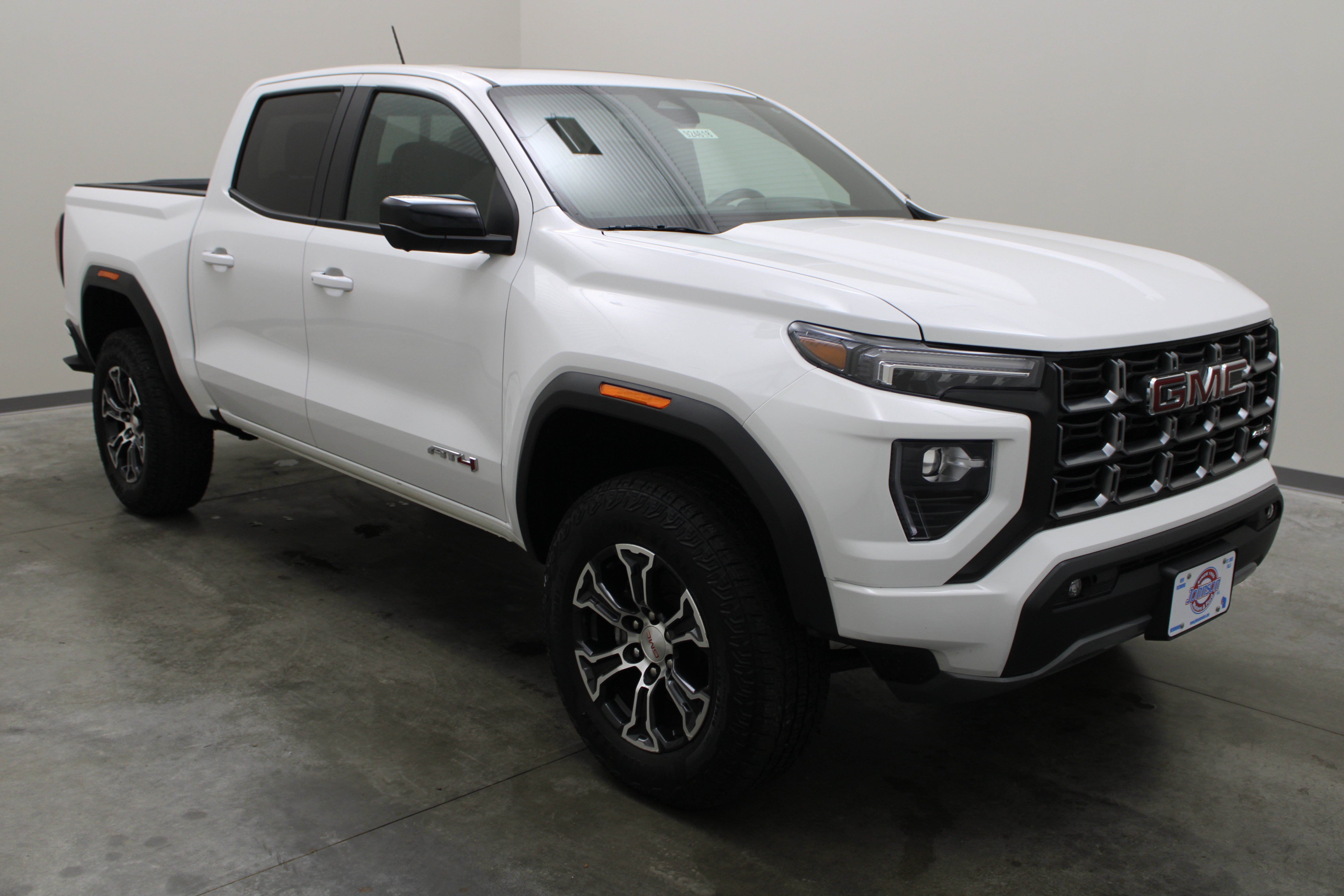 2025 GMC Canyon 4WD AT4