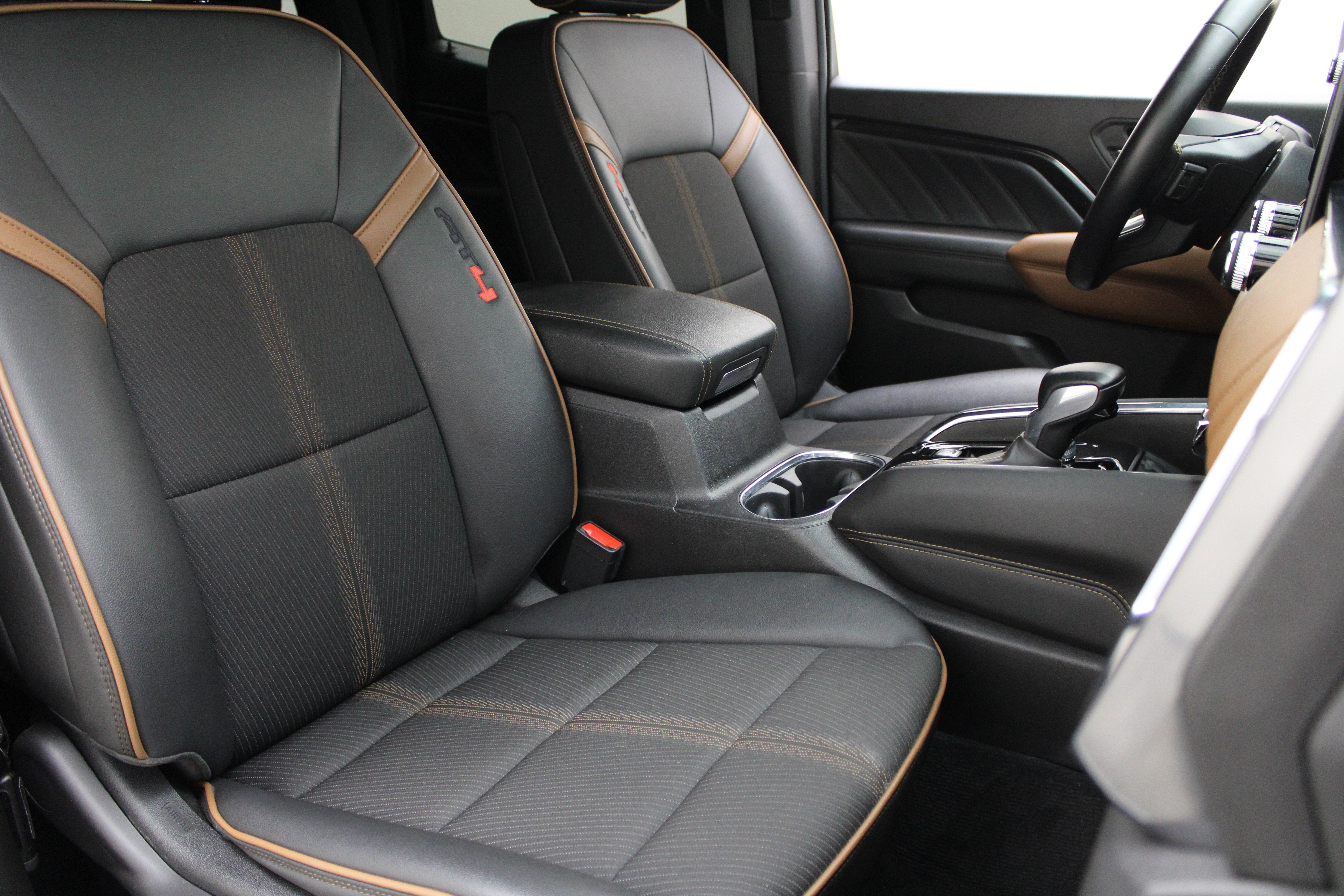 2023 GMC Canyon 4WD AT4