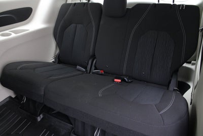 2020 Chrysler Voyager LX
