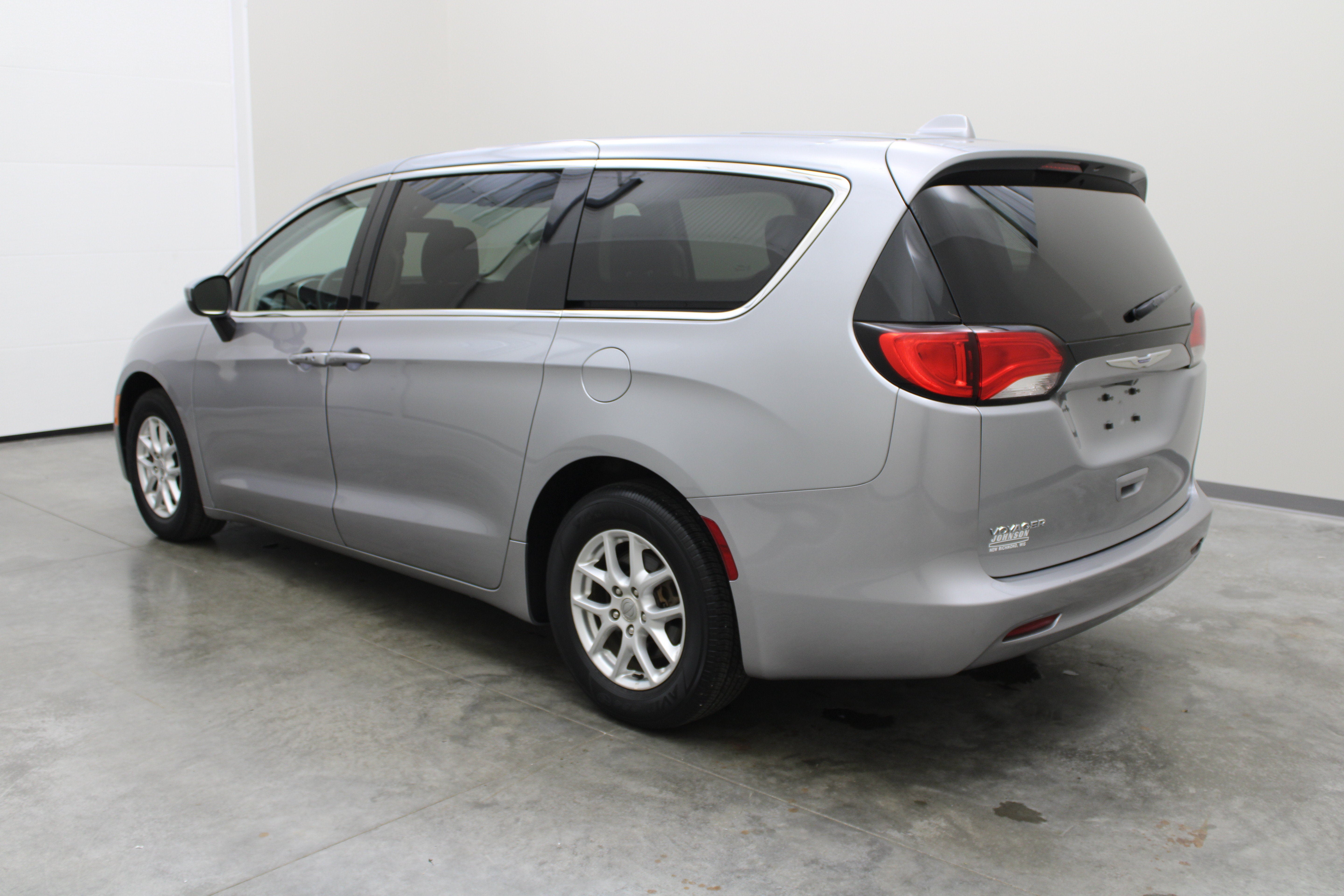 2020 Chrysler Voyager LX