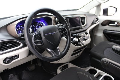 2020 Chrysler Voyager LX