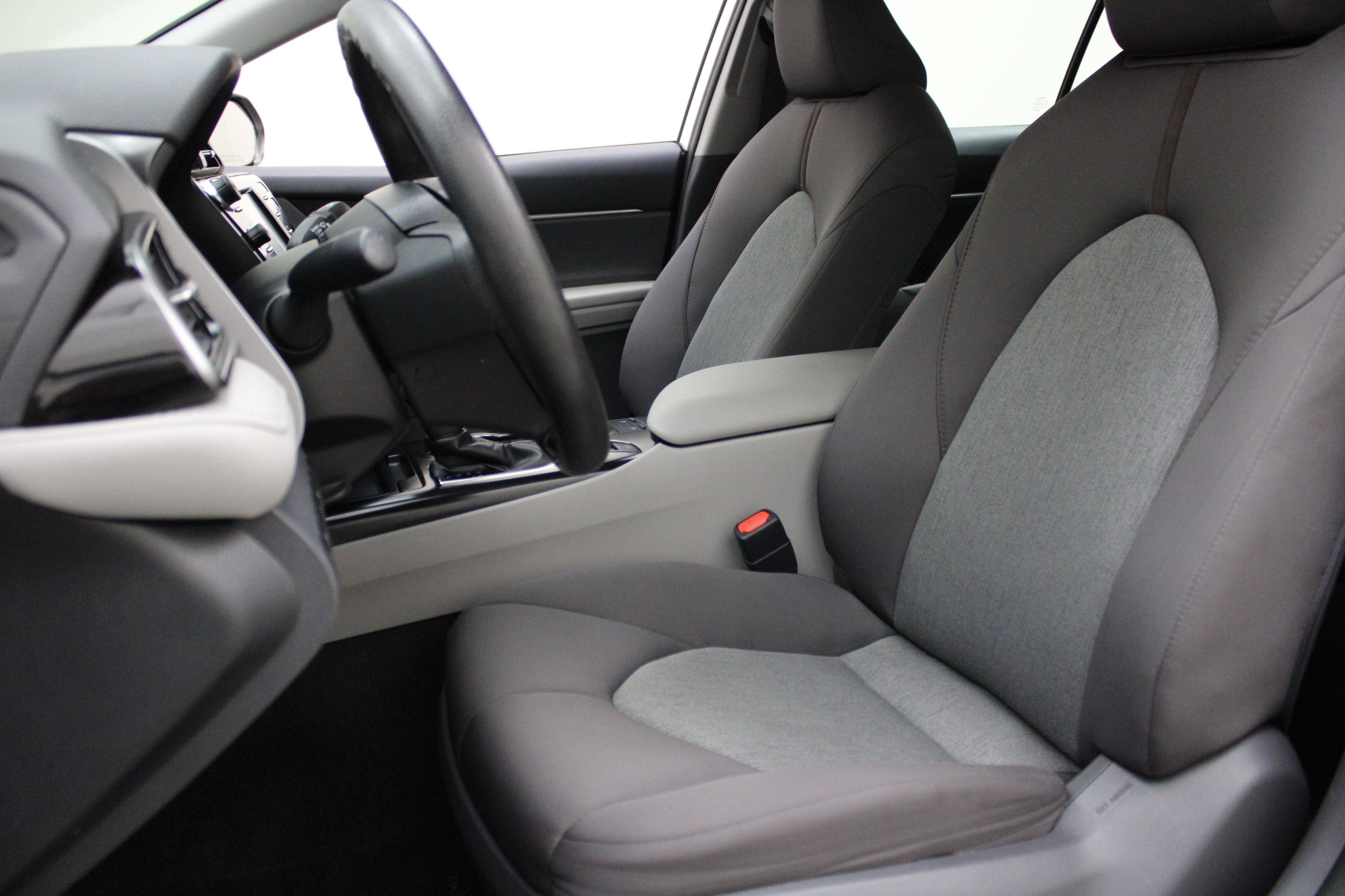 2019 Toyota Camry Hybrid LE
